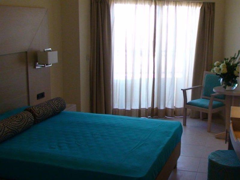 Aphrodite Beach Club Hotel Gouves Exterior foto